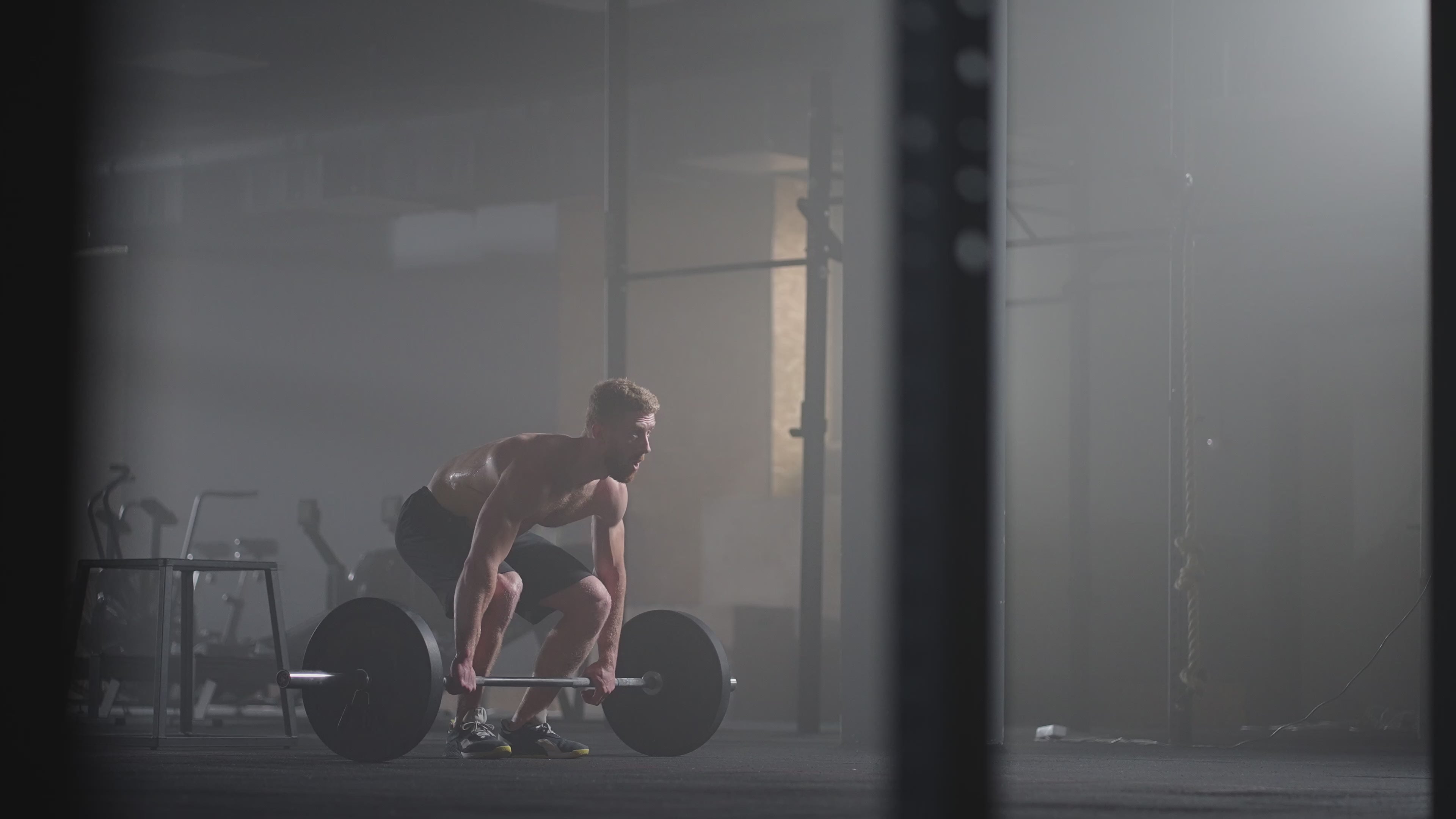 Cargar video: slow-motion-of-crossfit-athlete-performs-clean-and-2022-07-21-05-31-48-utc_1.mp4__PID:ed5ad167-0583-4bbe-9ba1-8815db2cd010
